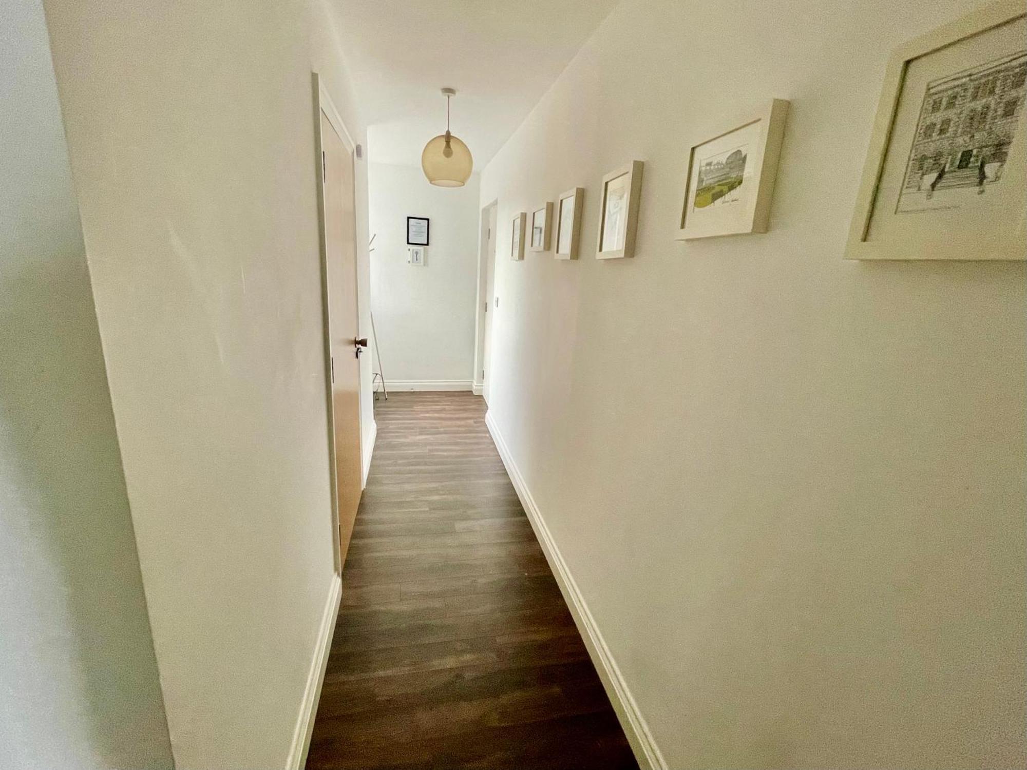 2 Bedroom City-centre With Free Parking Appartement Belfast