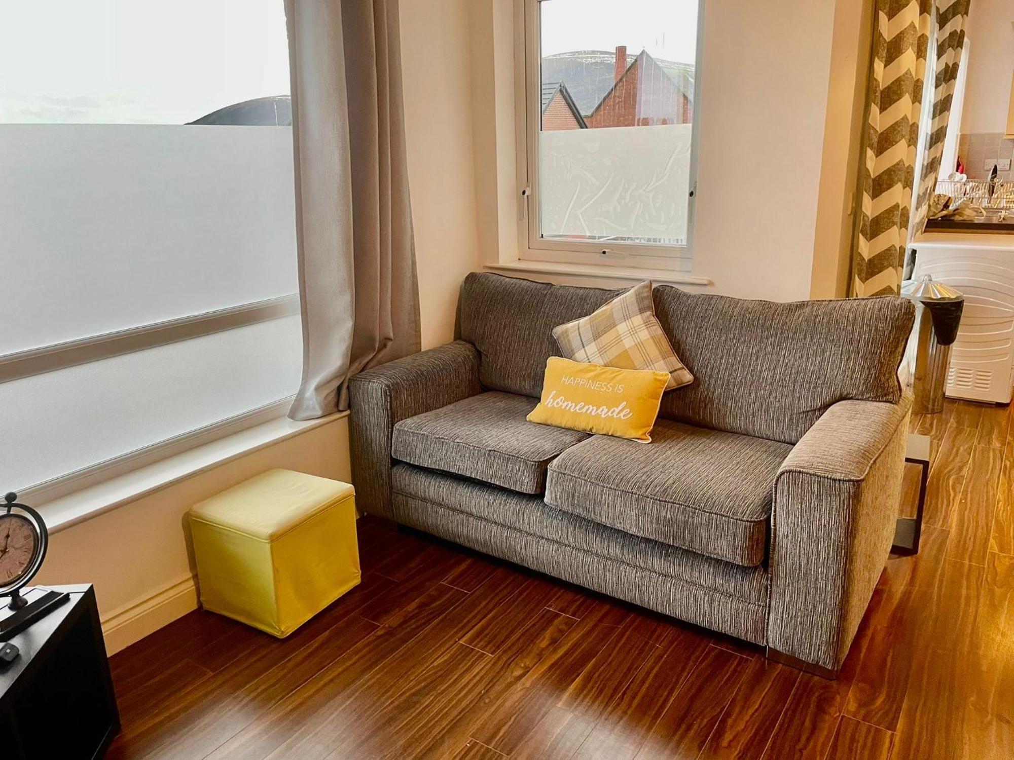 Appartement 2 Bedroom City-centre With Free Parking *
